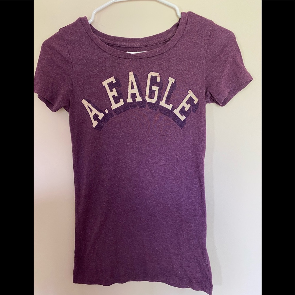 🐈3 for $19🐈 AEO maroon fitted T-shirt